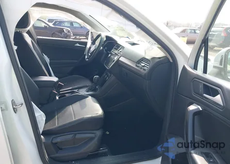 2021 Volkswagen Tiguan 2.0T Se/2.0T Se R-Line Black/2.0T Sel z USA, uszkodzony, nr VIN 3VV3B7AX6MM086852